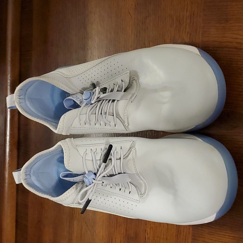 Clove shoes